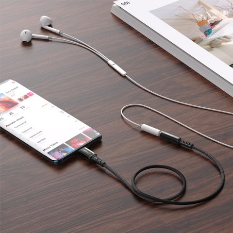 Przejściówka adapter do słuchawek audio AUX USB-C na 3.5mm mini jack 18cm czarny Przejściówka adapter do słuchawek audio AUX USB-C na 3.5mm mini jack 18cm czarny