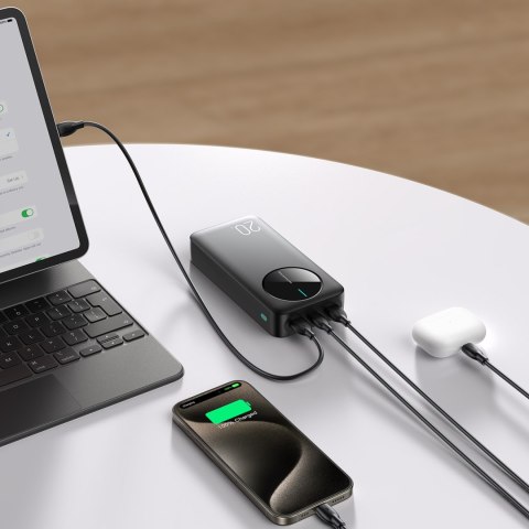 Powerbank JR-PBF14 20000mAh 2.4A 2x USB-A 1x USB-C - czarny